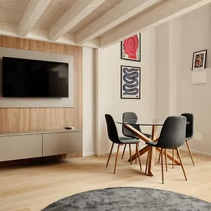 Appartamento Cenisio 23, Milano